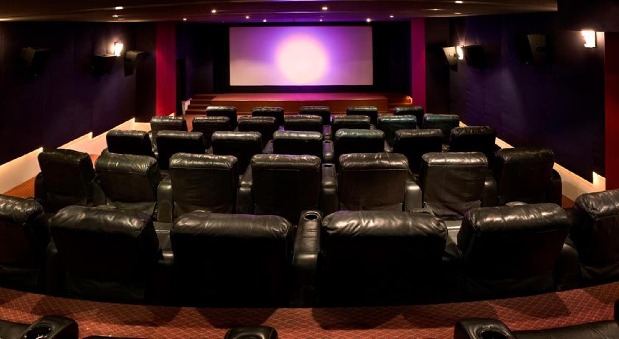 The Lalit Mumbai Hotel Kültér fotó A home theater
