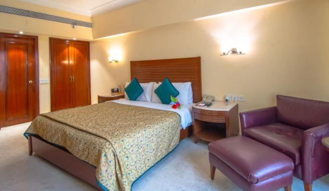 The Lalit Mumbai Hotel Kültér fotó A room at the hotel