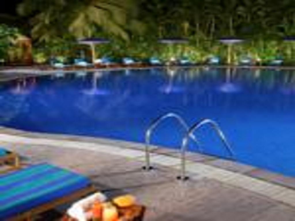 The Lalit Mumbai Hotel Létesítmények fotó The pool at the hotel