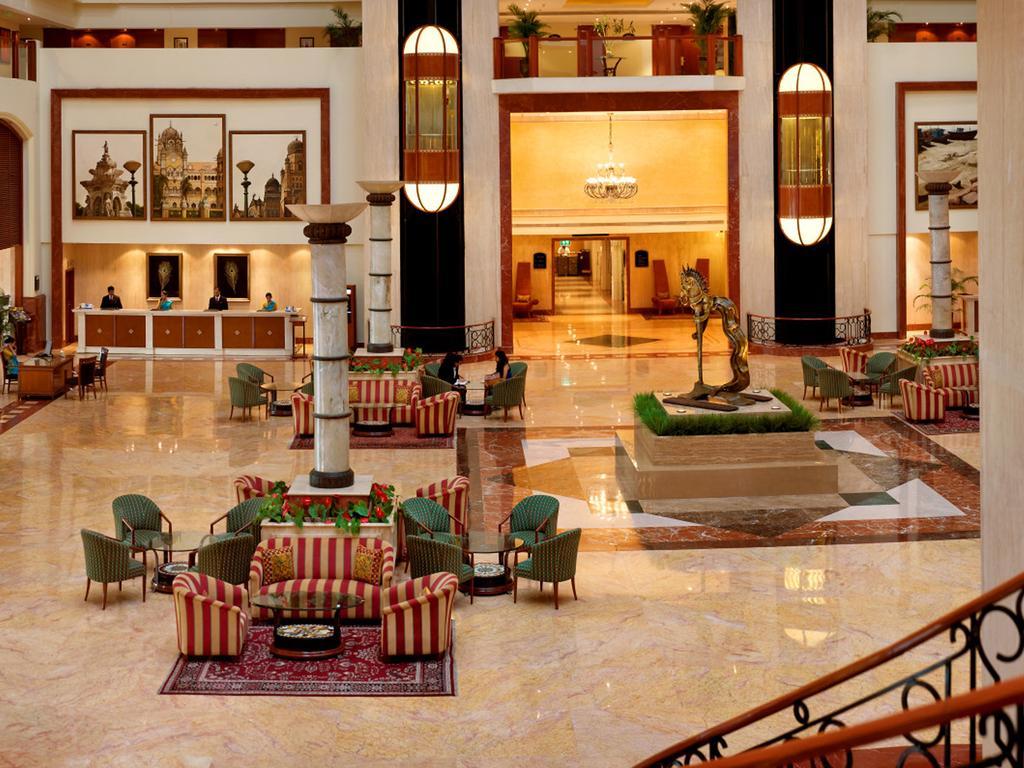 The Lalit Mumbai Hotel Kültér fotó Lobby