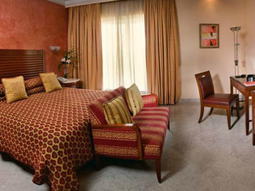 The Lalit Mumbai Hotel Szoba fotó A room at the hotel