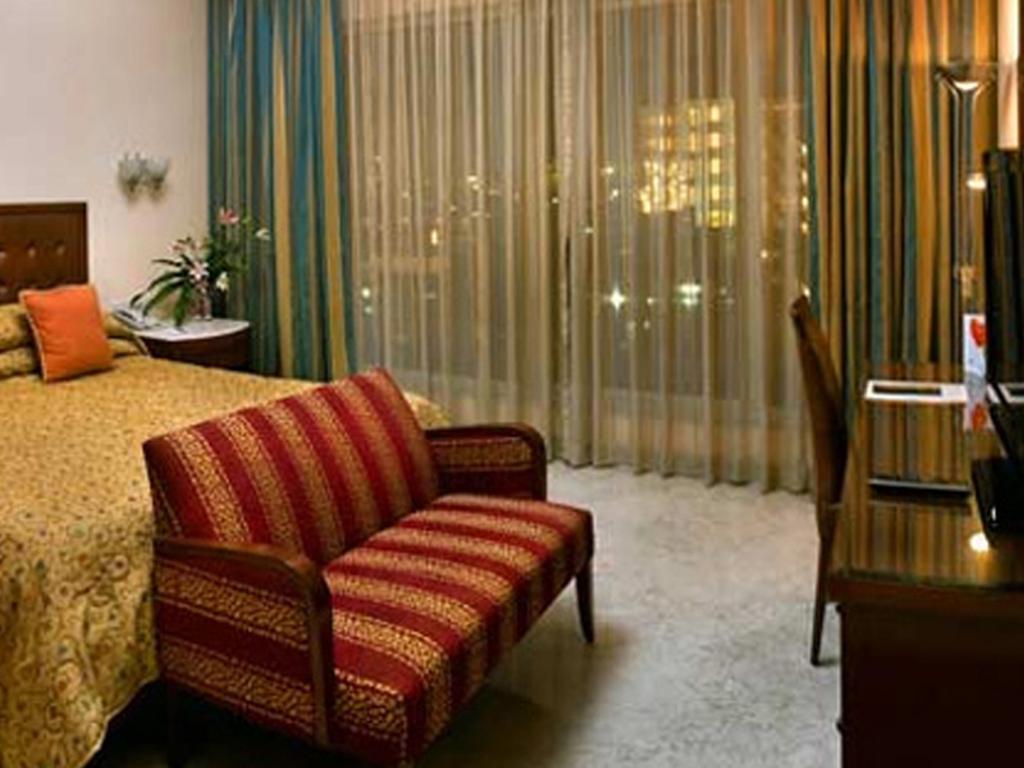 The Lalit Mumbai Hotel Szoba fotó A room at the hotel