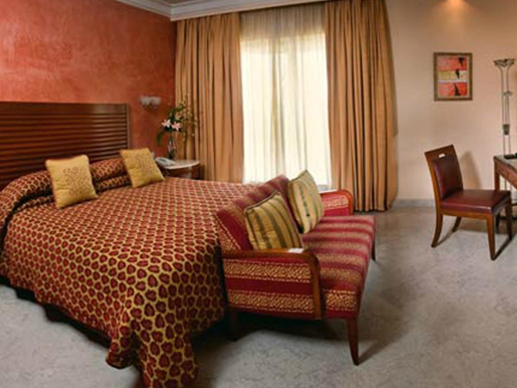 The Lalit Mumbai Hotel Kültér fotó A room at the hotel