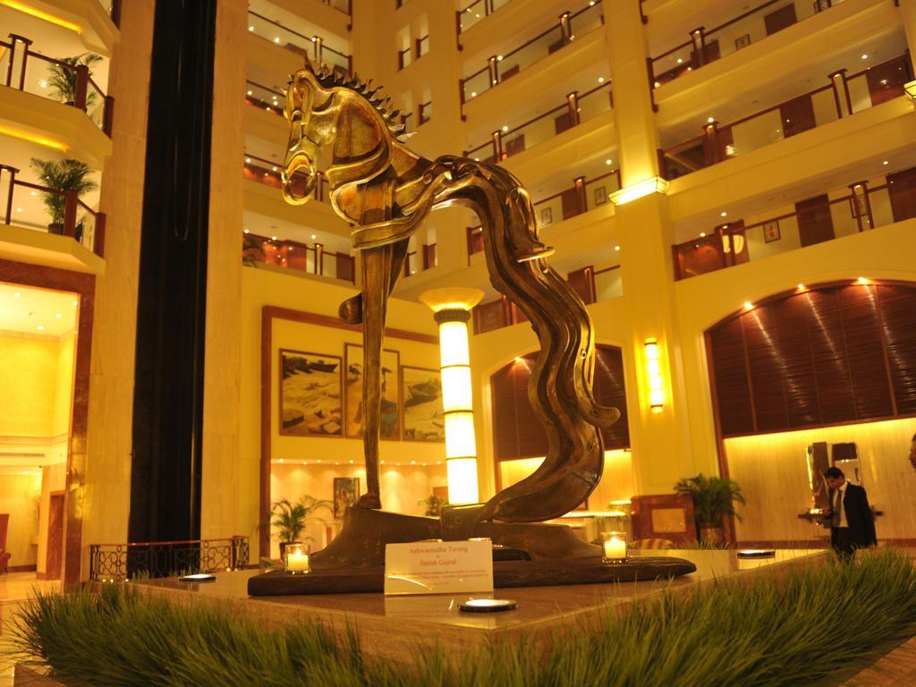 The Lalit Mumbai Hotel Kültér fotó The lobby of the Grand Hotel