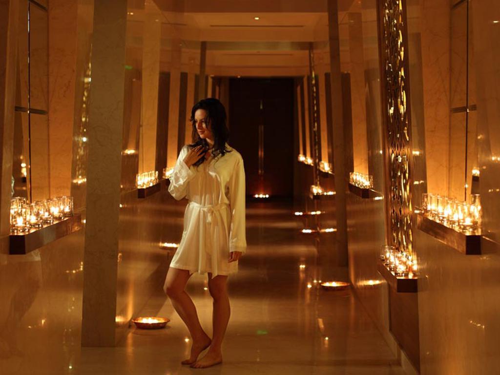 The Lalit Mumbai Hotel Beltér fotó Spa at The Oberoi, Mumbai